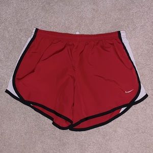 NIKE - Athletic shorts